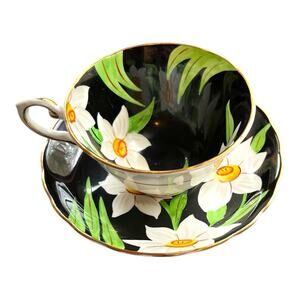 Tuscan Tea Cup & Saucer Set Black w White Daffodils Fine Bone China England EUC
